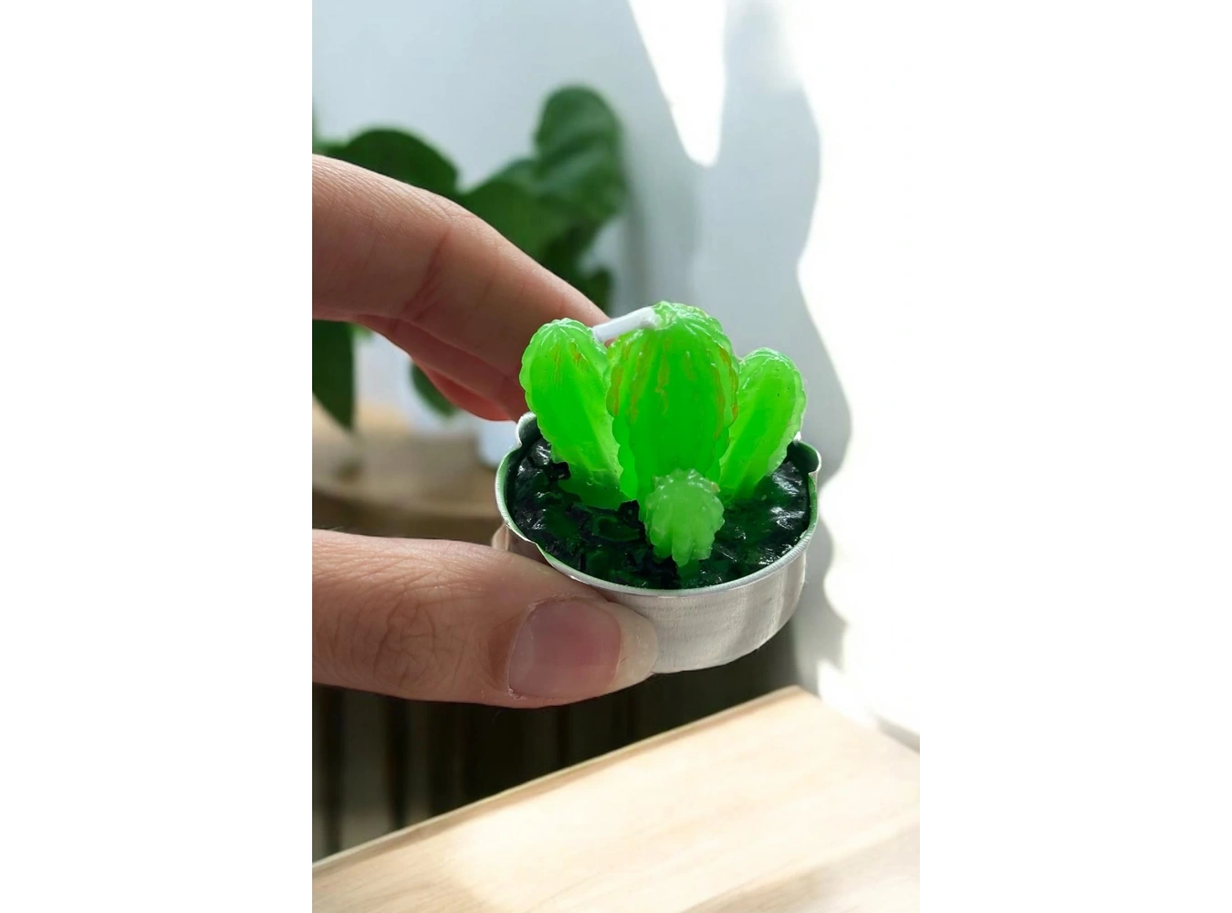 Yeşil Renk Kaktüs Figürlü Mum