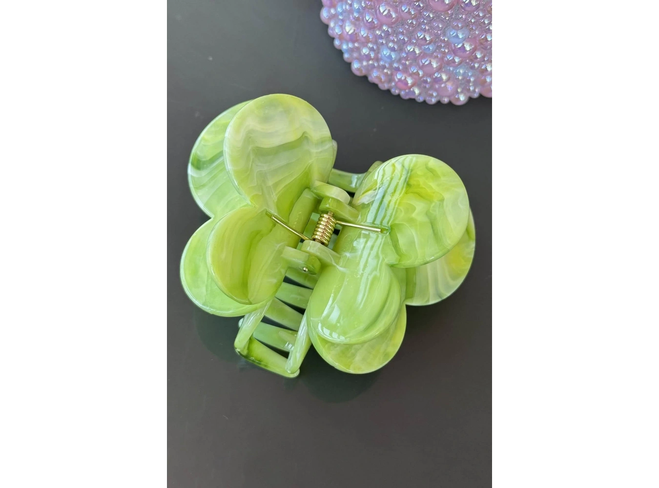 Yeşil Renk Kelebek Figürlü Mermer Desenli Kemik Mandal Toka