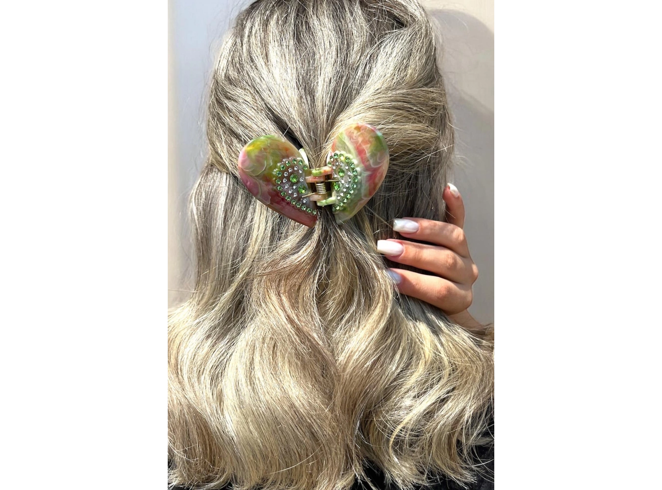 Yeşil Renk Kelebek Figürlü Taş Detaylı Kemik Mandal Toka