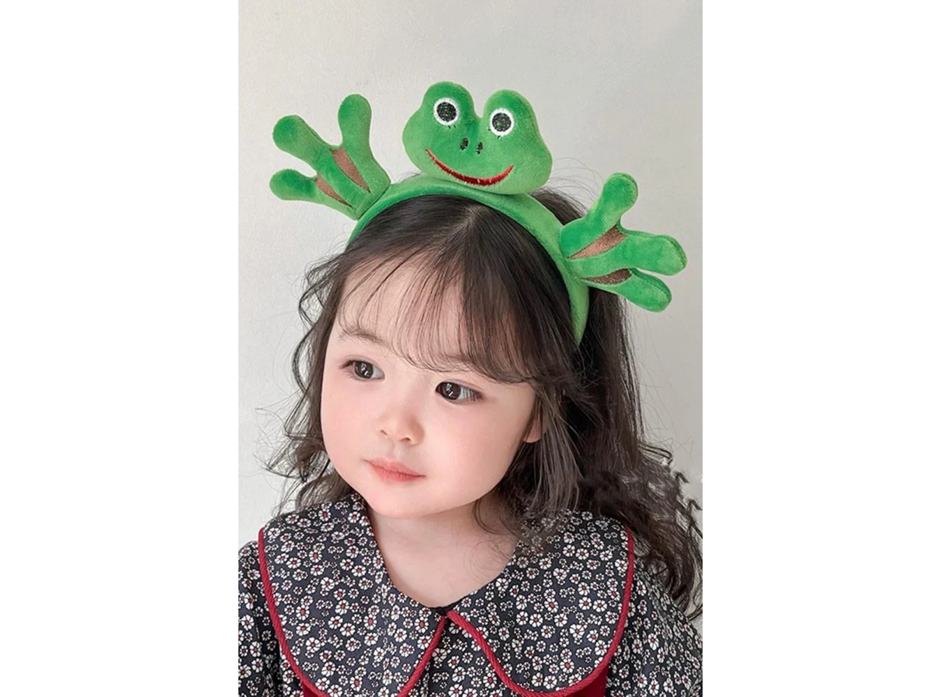 Yeşil Renk Kurbağa Figürlü Peluş Taç