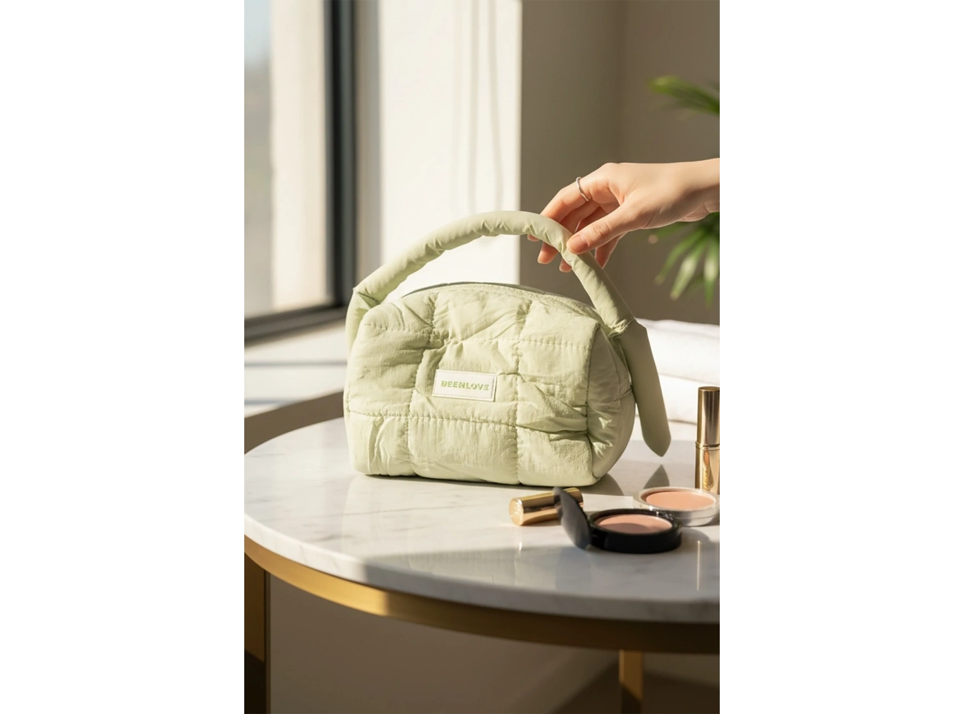 Yeşil Renk Makyaj Çantası