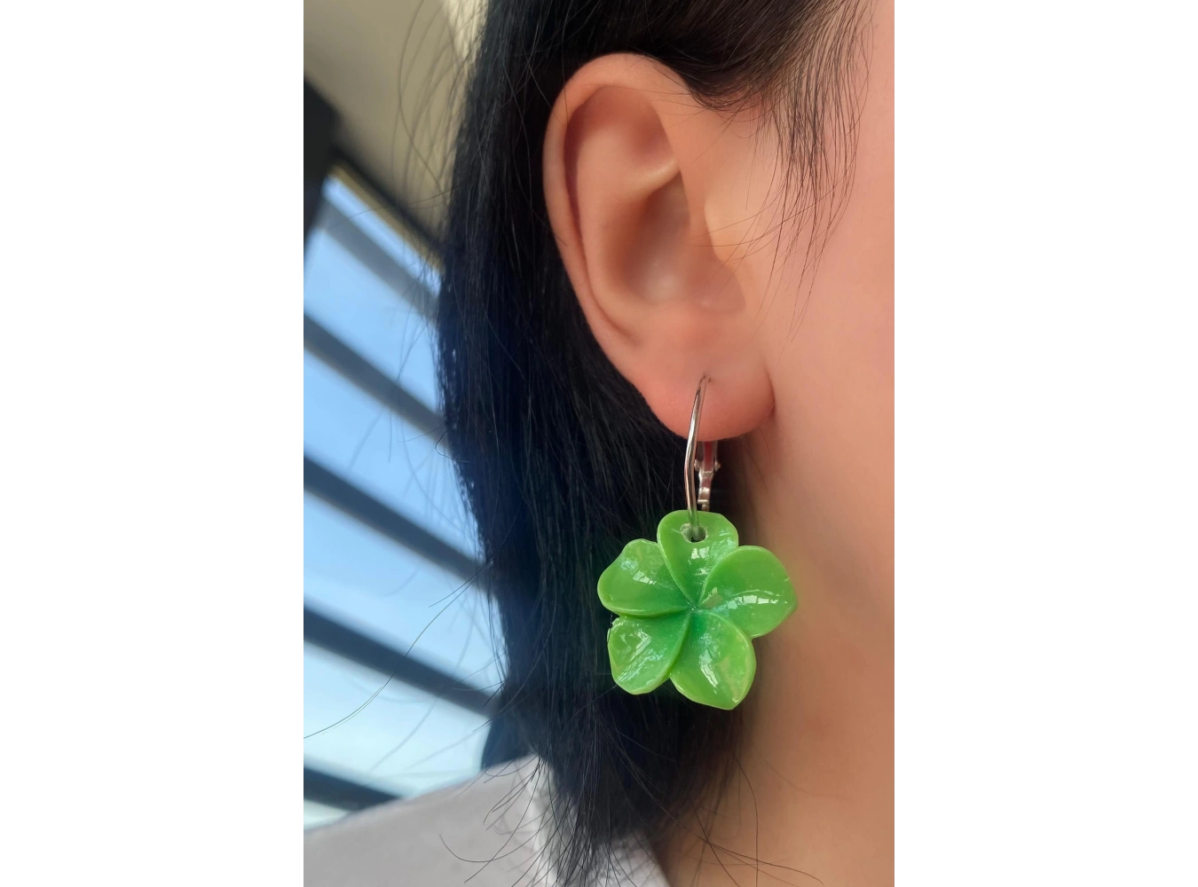 Yeşil Renk Sallantılı Lotus Küpe (Çift)