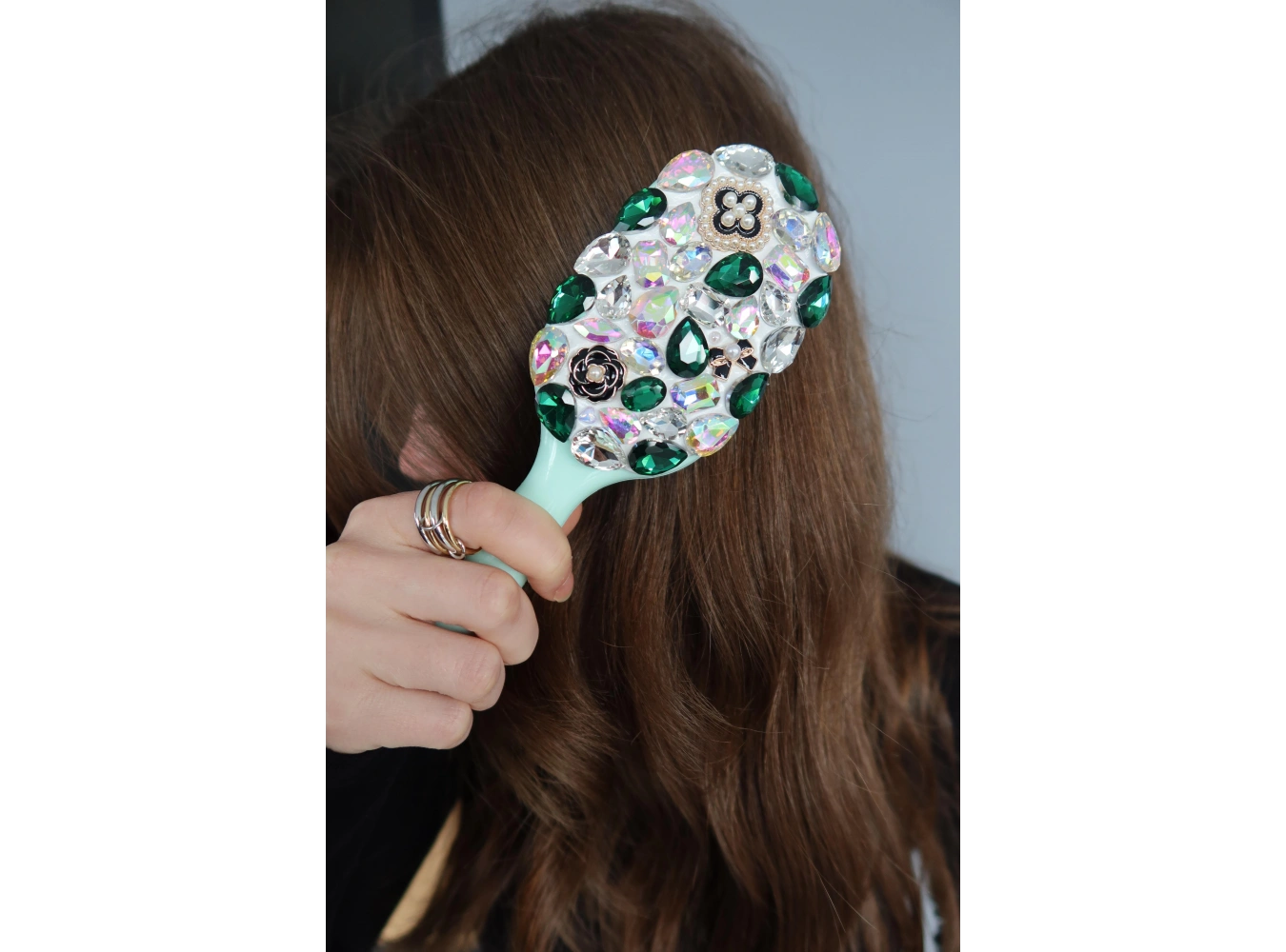 Yeşil Renk Taş Ve İnci Detaylı Saç Tarama Fırçası/ Tarak