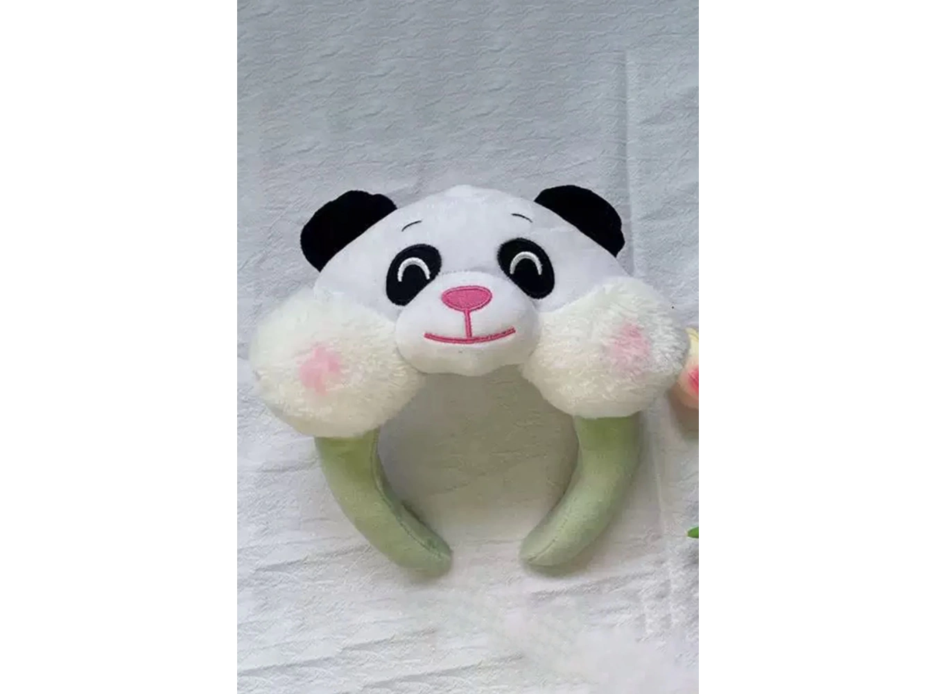 Yeşil Ve Beyaz Renk Köpek Figürlü Peluş Taç