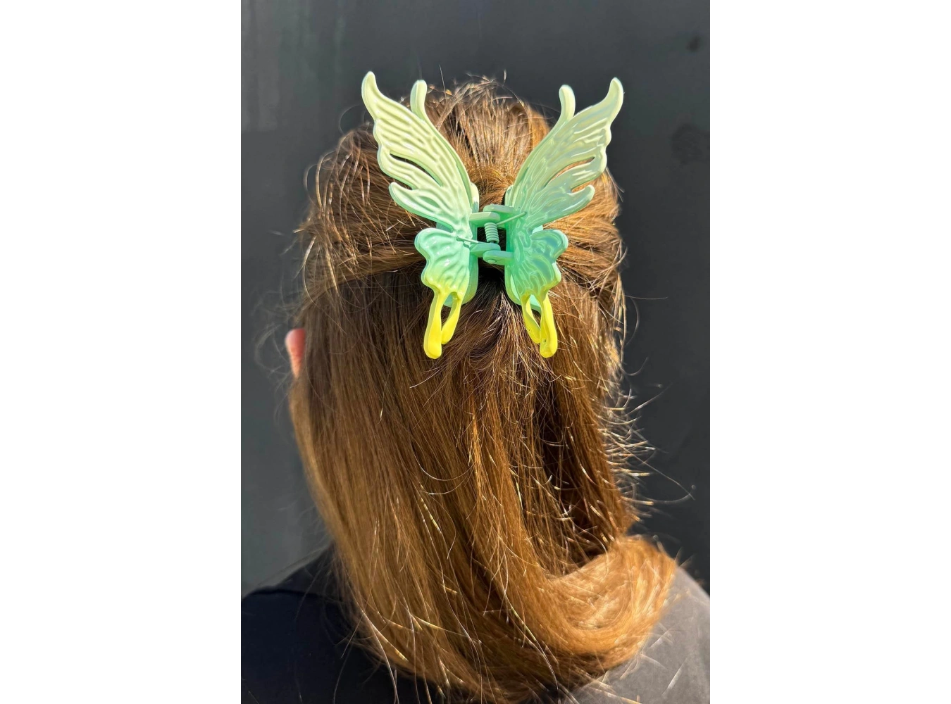 Yeşil Ve Sarı Renk Kelebek Figürlü Kemik Mandal Toka