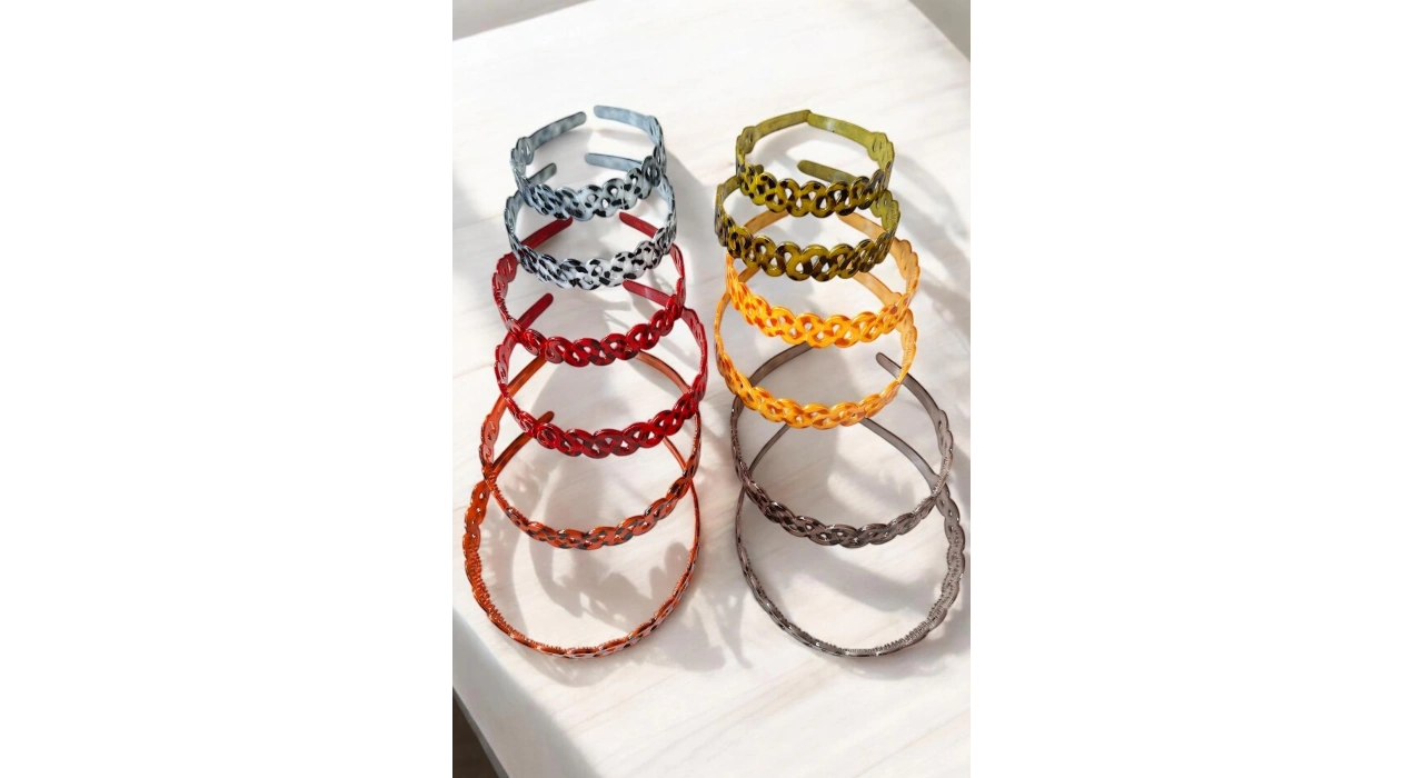 12li Karışık Renk Burgu Detaylı Taç