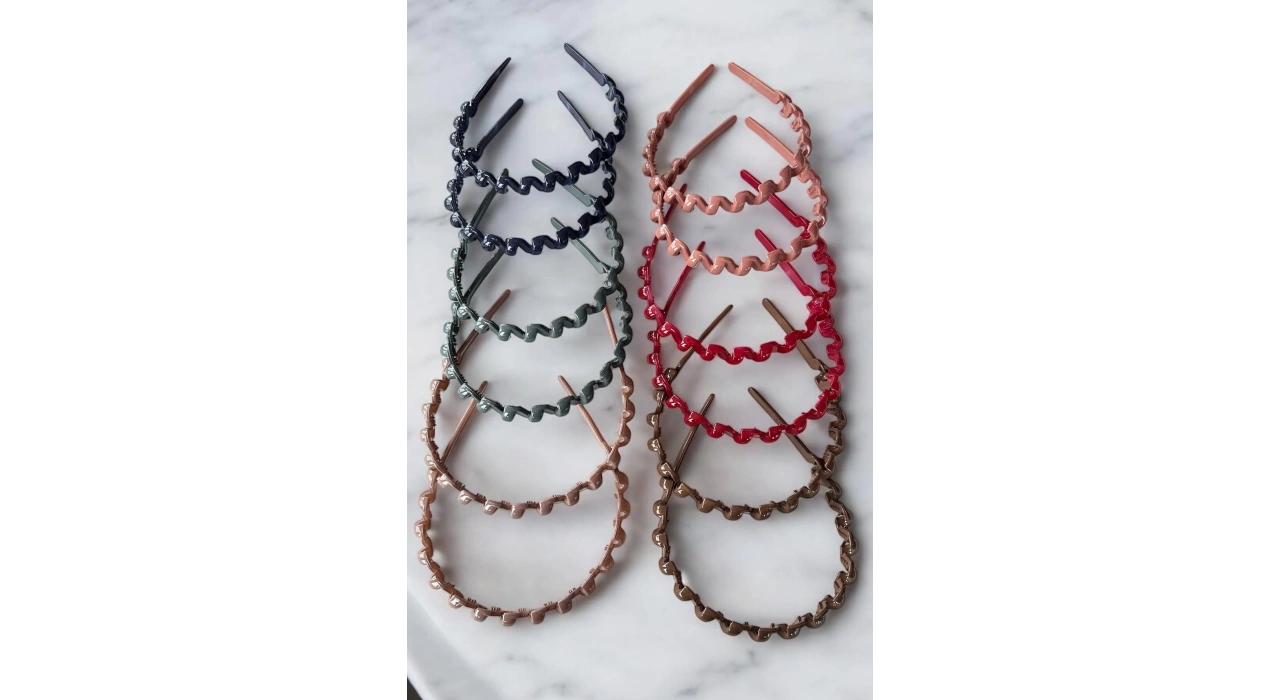 12li Karışık Renk Burgu Detaylı Taç