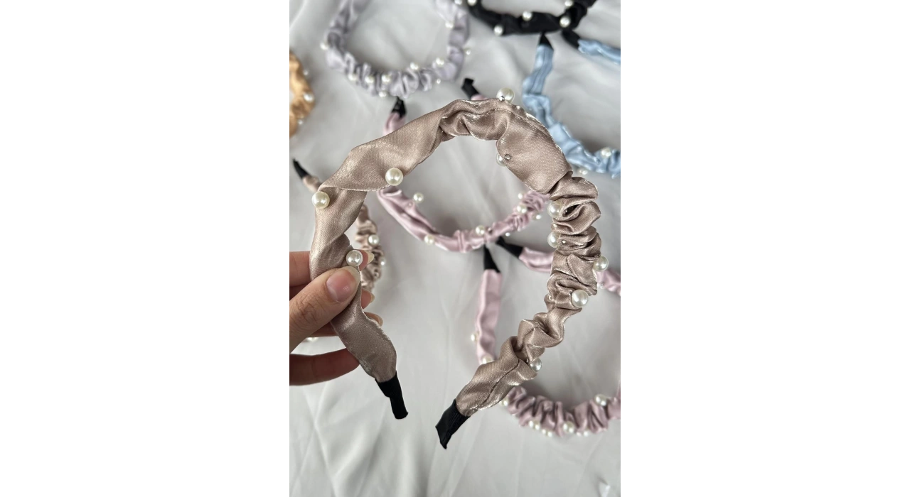 12li Karışık Renk İnci Detaylı Büzgü Detaylı Taç