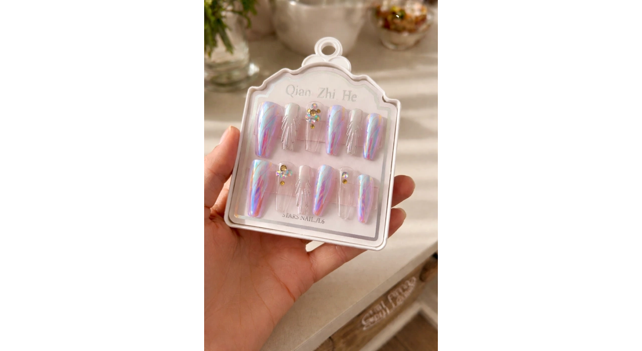 12li Mor Renk Jel Görünümlü Takma Tırnak (Yapıştırıcılı)