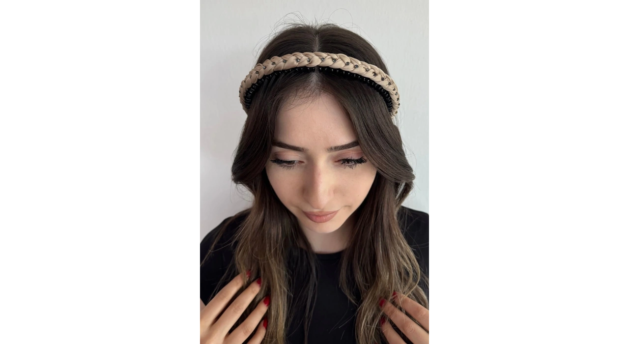 Açık Kahve Renk Taş Detaylı Tarak Taç