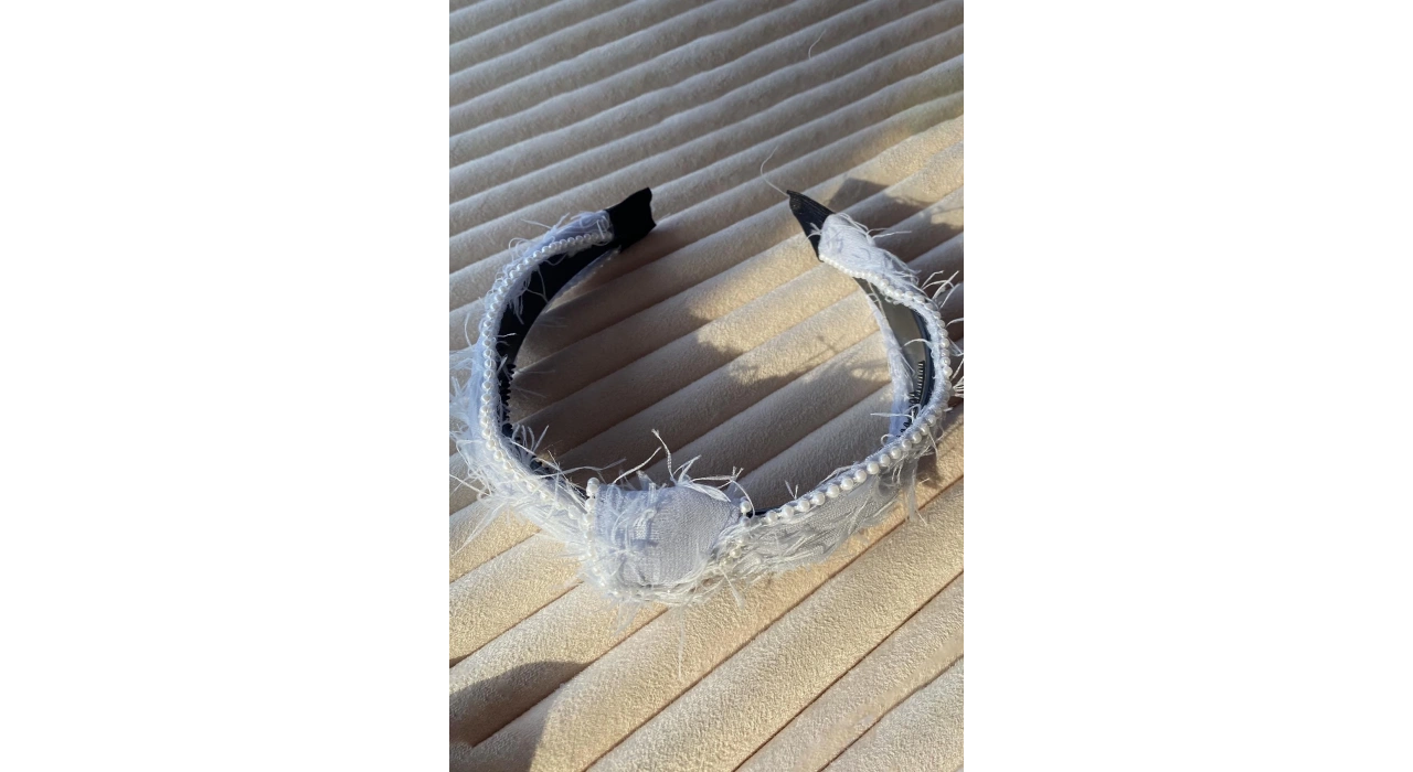 Açık Mavi Renk İnci Detaylı Taç