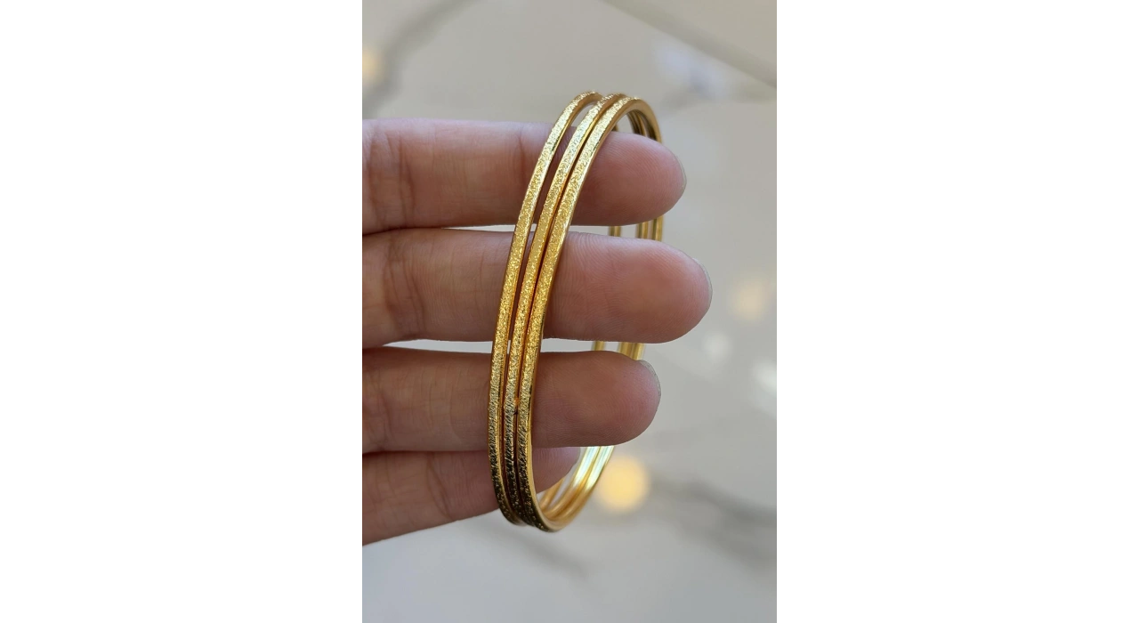 Altın Renk 3lü Kumlu Ajda Bilezik