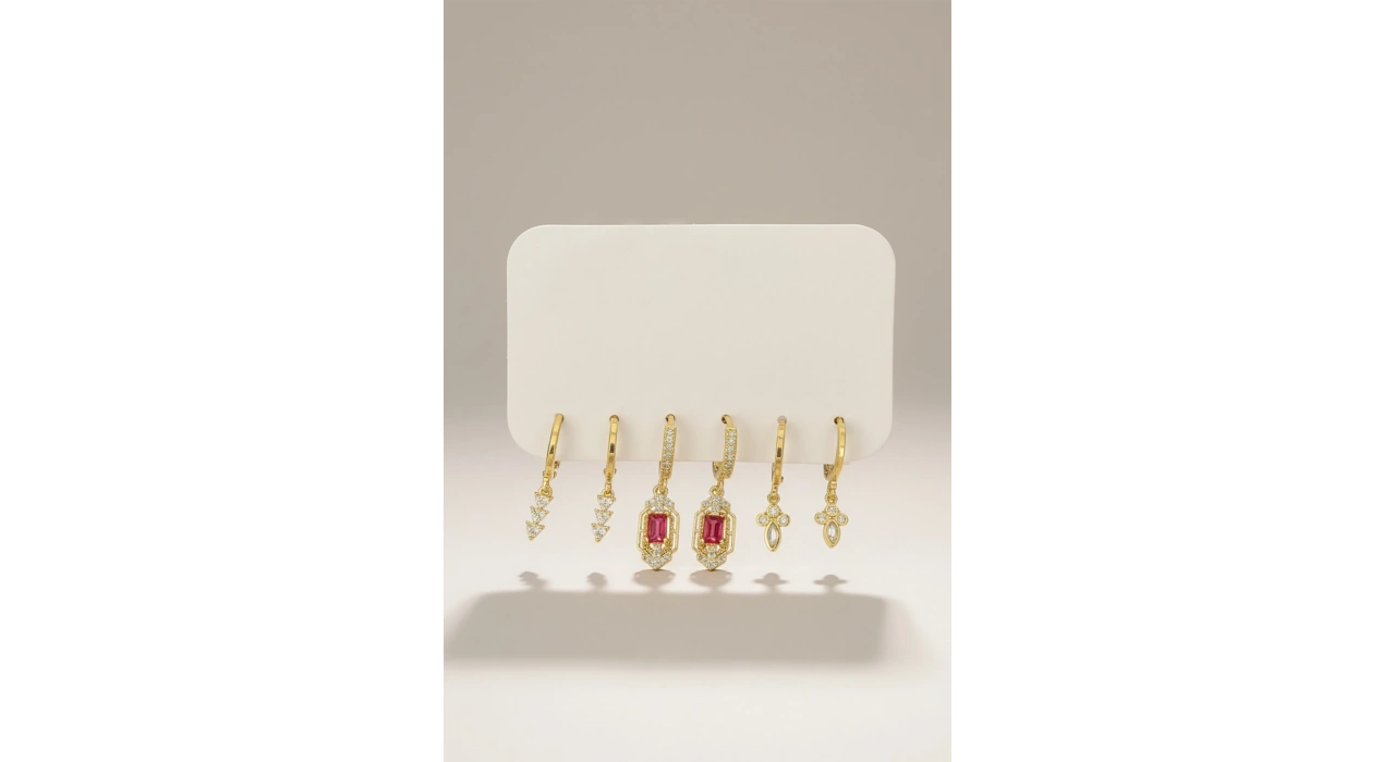 Altın Renk 6lı Taş Detaylı Set Küpe