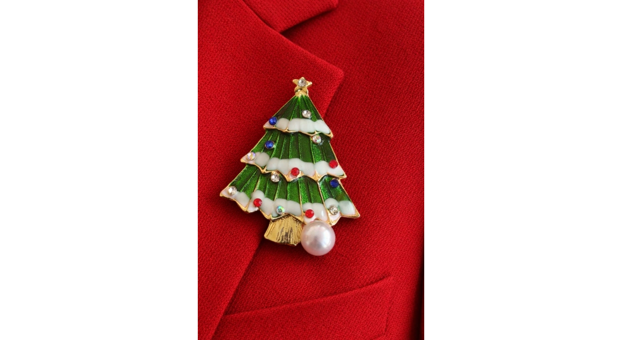 Altın Renk Ağaç Figürlü Yılbaşı Temalı Broş