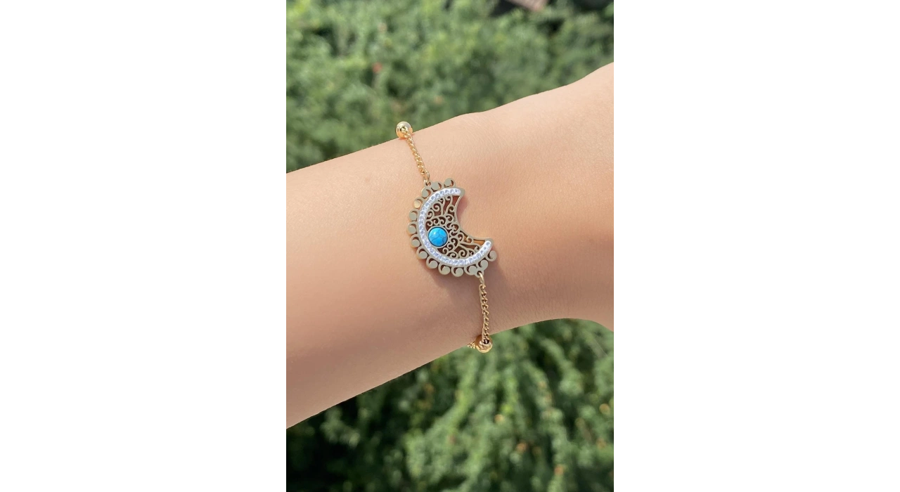 Altın Renk Ay Figürlü Taş Detaylı Çelik Bileklik