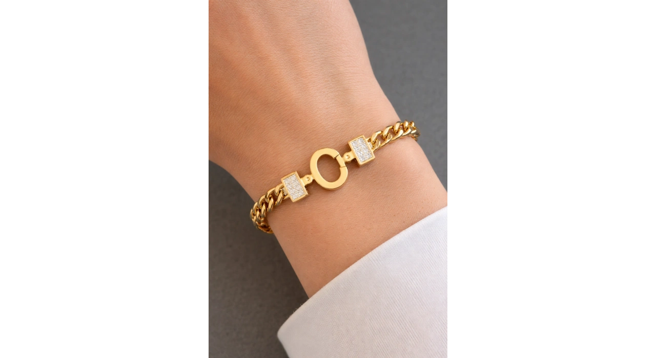 Altın Renk C Harf Çelik Bileklik