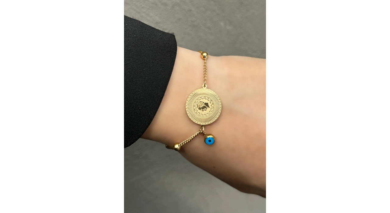 Altın Renk Çeyrek Figürlü Nazar Boncuğu Detaylı Çelik Bileklik