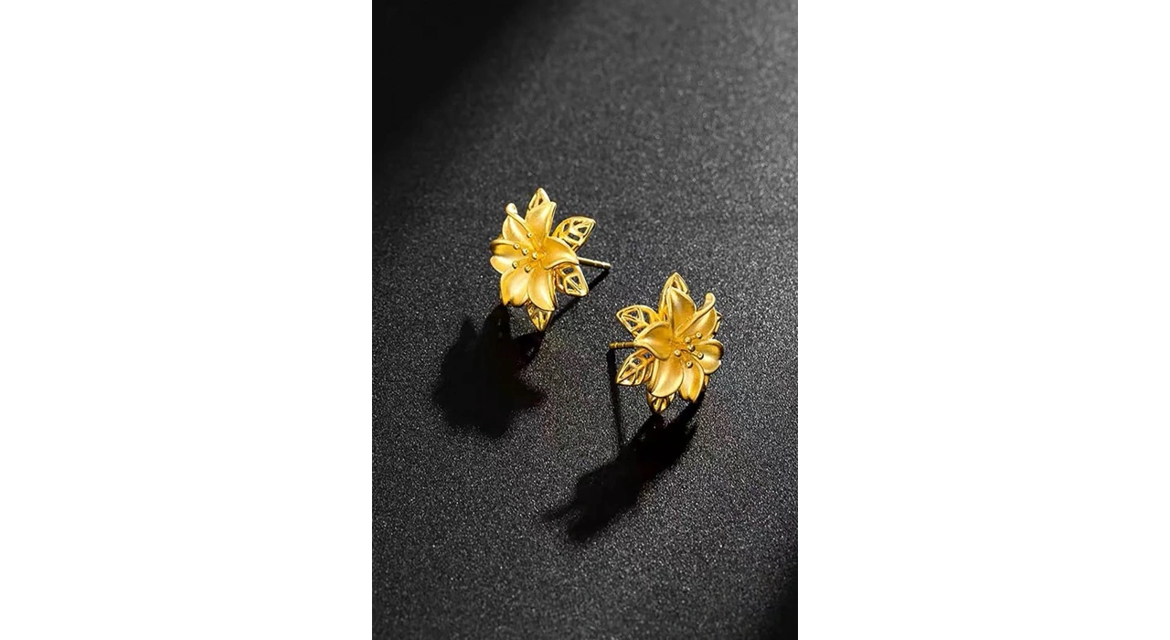 Altın Renk Çiçek Figürlü 14K Altın Kaplama Tx  Küpe (Çift)