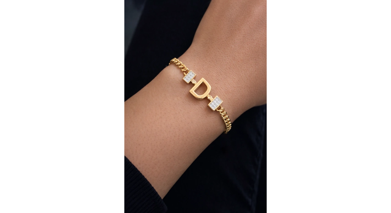 Altın Renk D Harf Çelik Bileklik