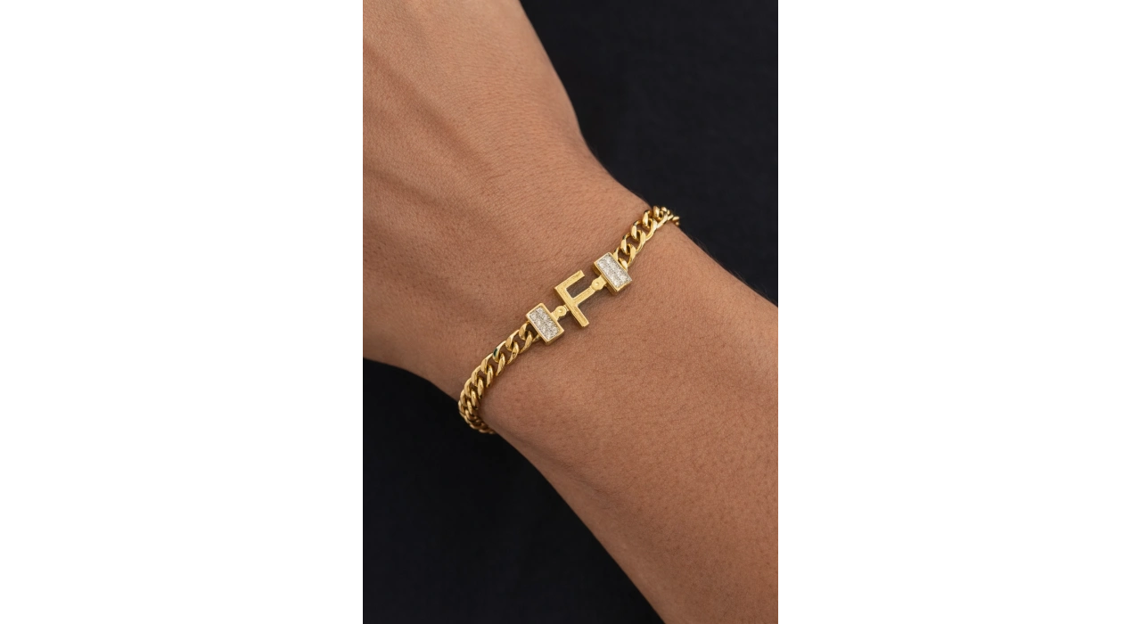 Altın Renk F Harf Çelik Bileklik