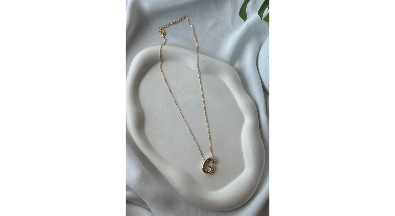 Altın Renk G Harf Balon Kolye