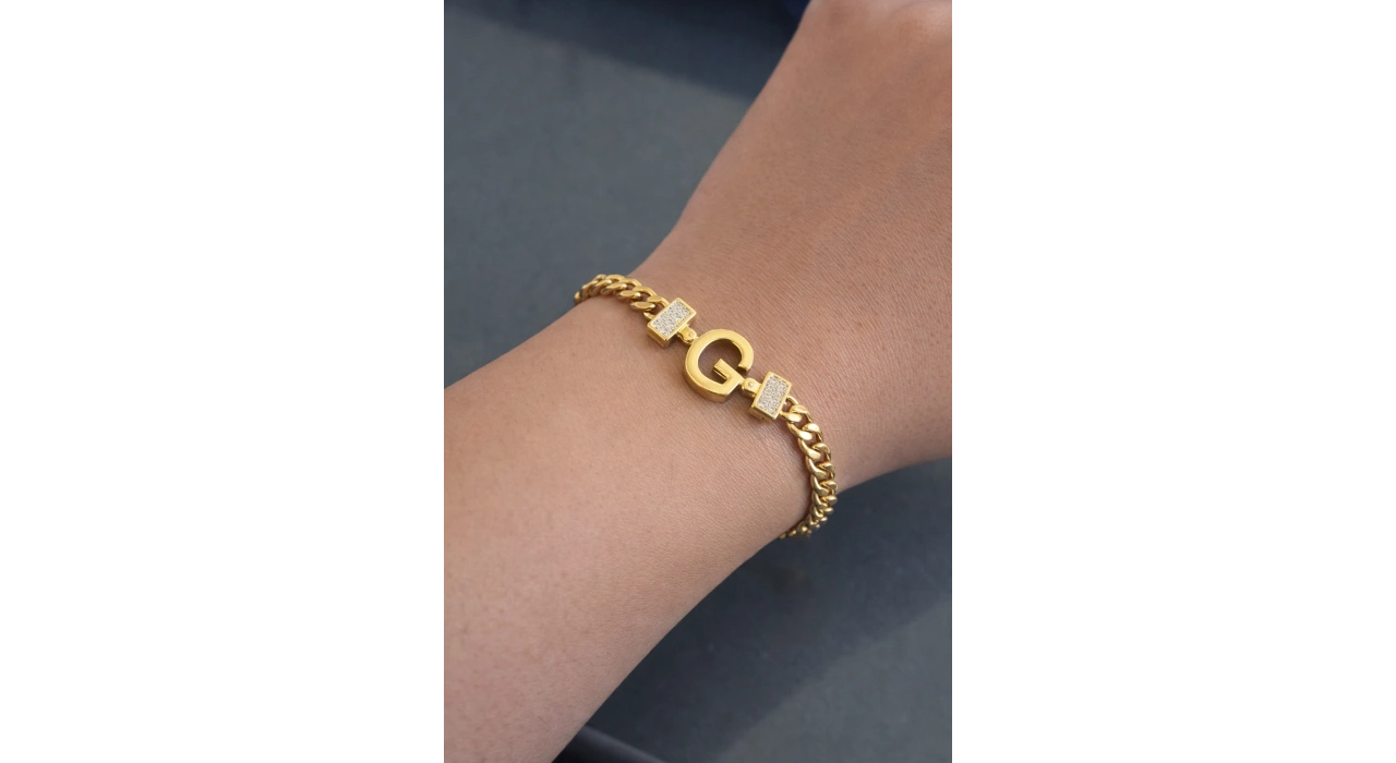 Altın Renk G Harf Çelik Bileklik