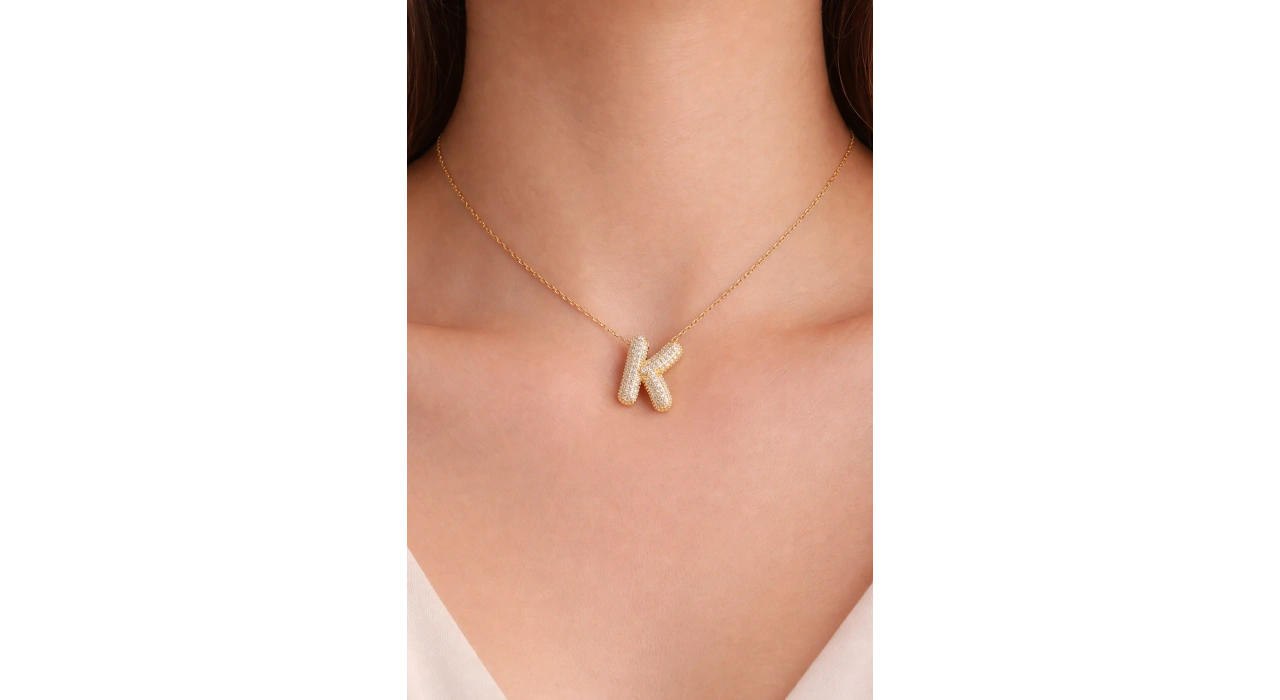 Altın Renk K Harf Taş Detaylı Çelik Kolye