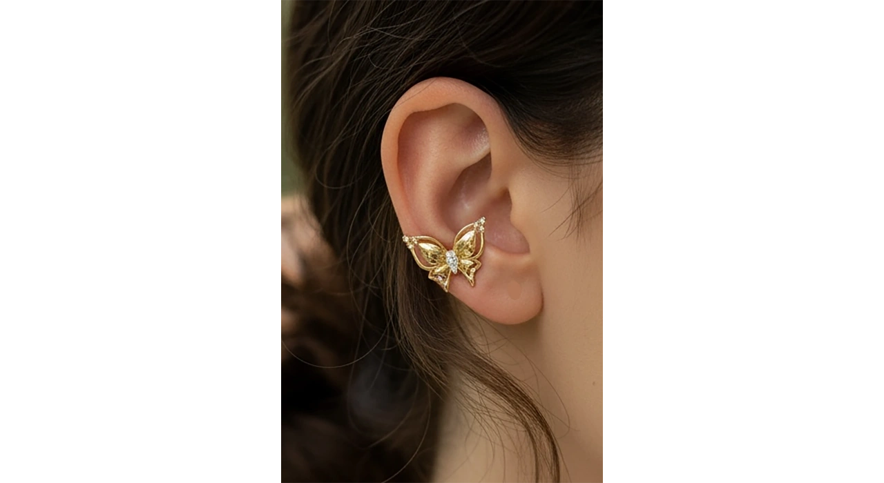 Altın Renk Kelebek Figürlü Taş Detaylı 14K Altın Kaplama TX Ear Cuff (Tek)