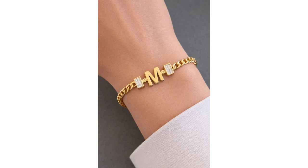 Altın Renk M Harf Çelik Bileklik