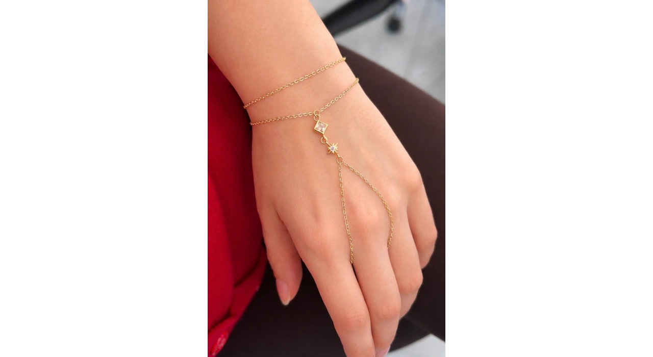 Altın Renk Taş Detaylı Çelik Şahmeran