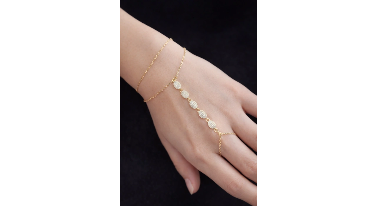 Altın Renk Taş Detaylı Çelik Şahmeran