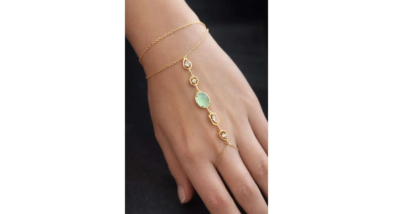 Altın Renk Taş Detaylı Çelik Şahmeran