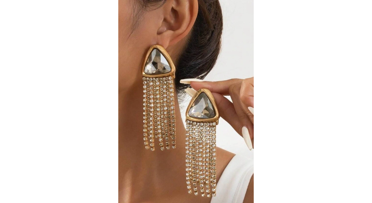 Altın Renk Taş Detaylı Sallantılı Abiye Küpe (Çift)