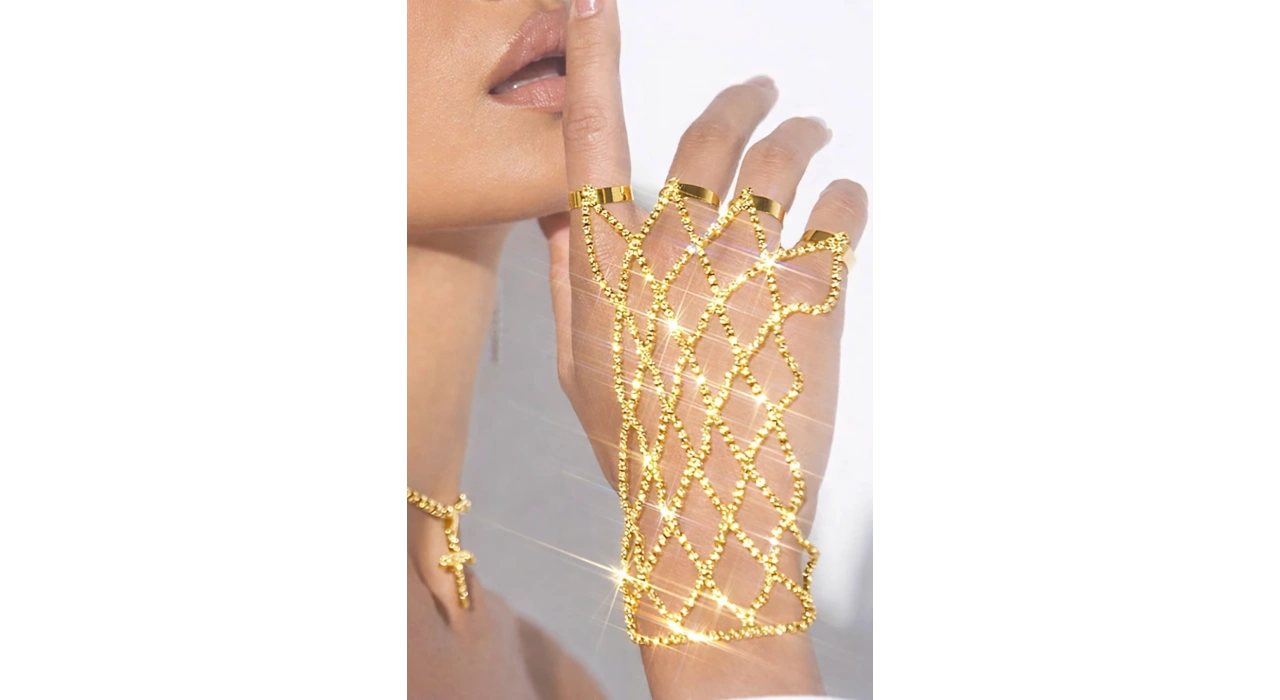 Altın Renk Taş Detaylı Tasarım Şahmeran