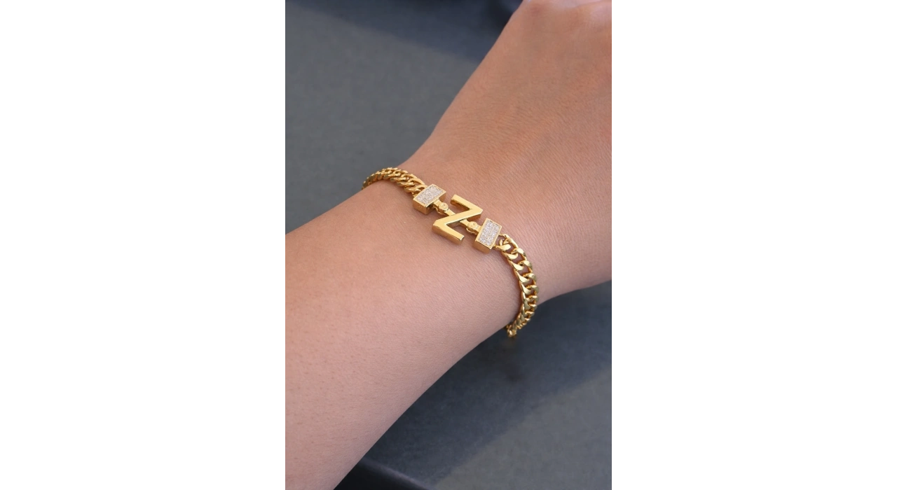 Altın Renk Z Harf Çelik Bileklik