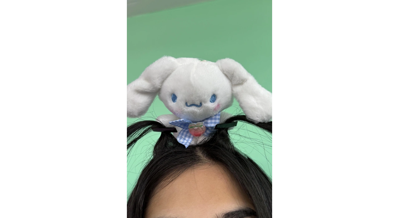 Beyaz Renk Anime Figürlü Perçem Tokası Detaylı Taç