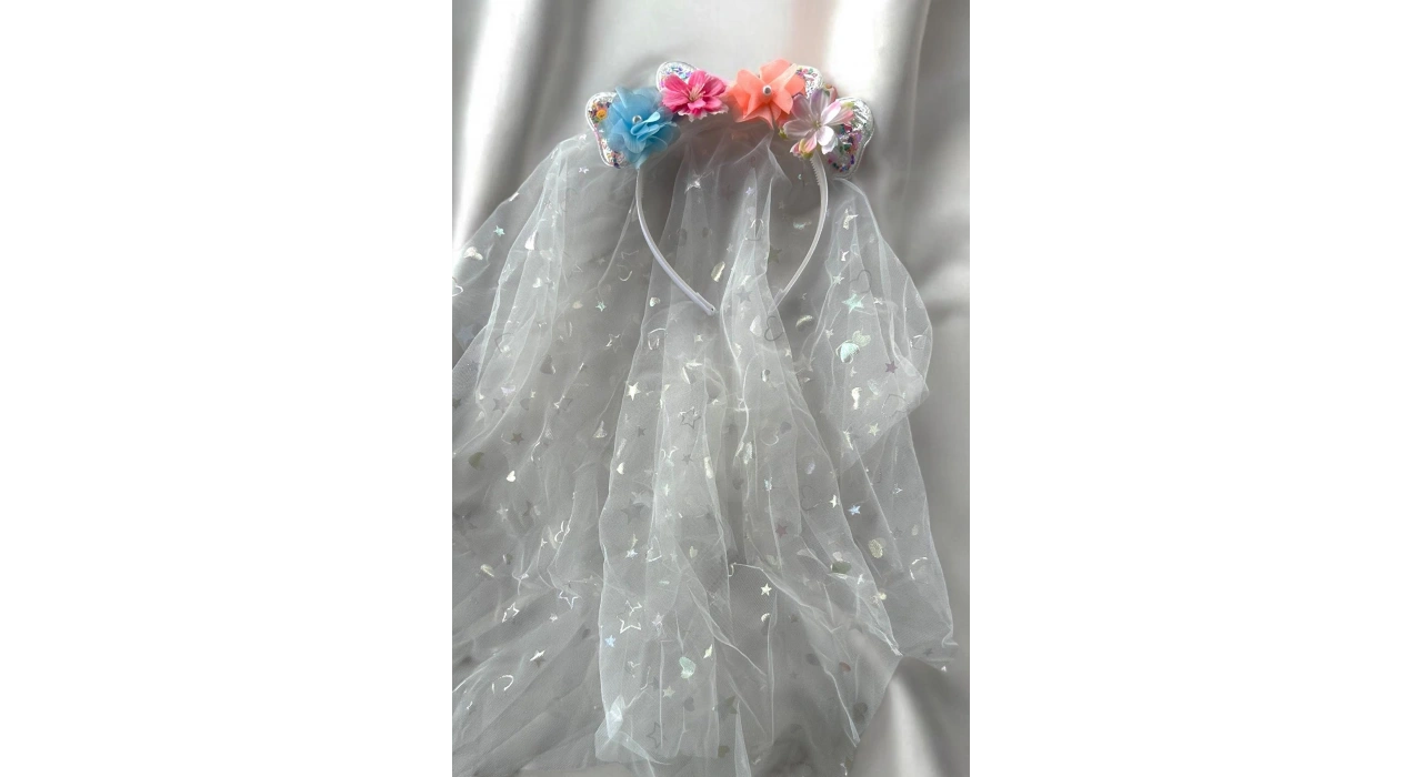 Beyaz Renk Çiçek Figürlü Tül Detaylı Taç