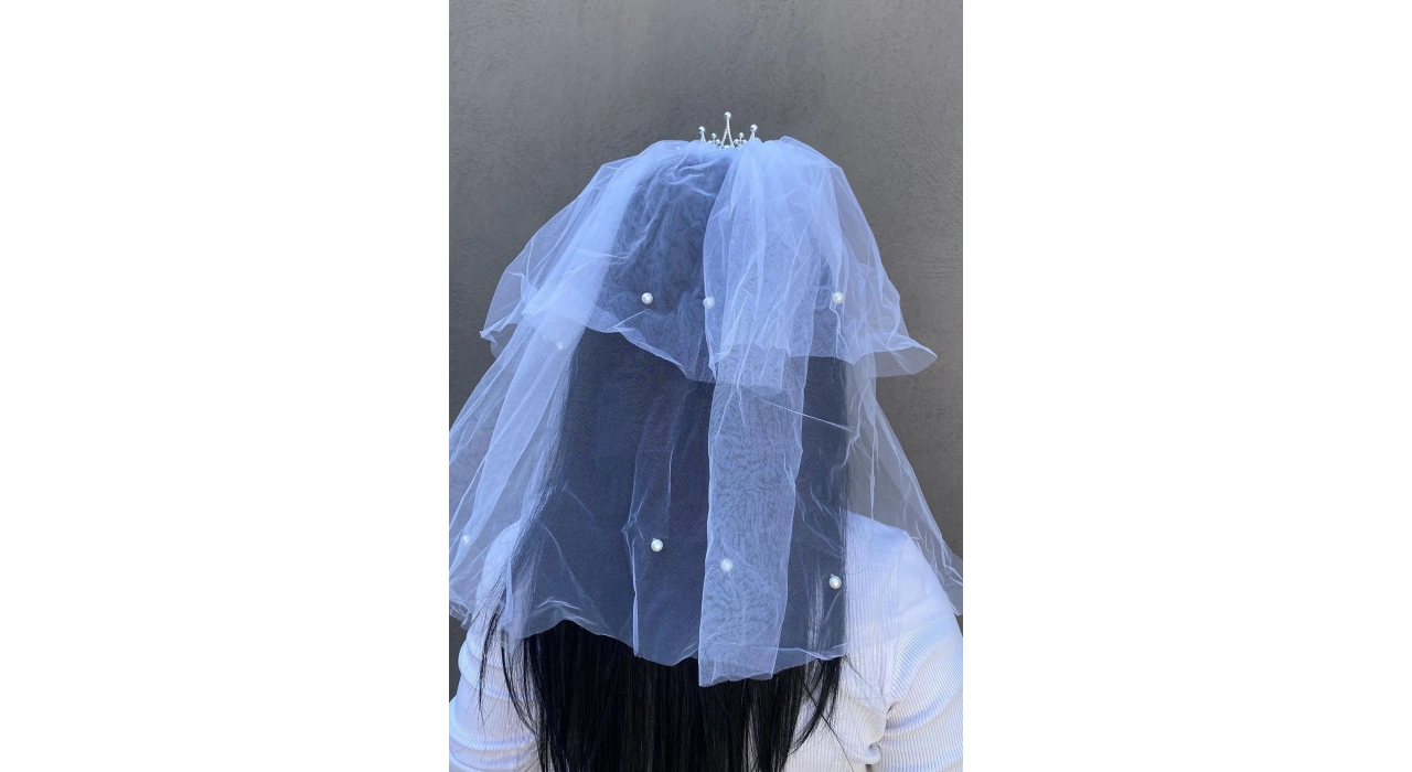 Beyaz Renk Duvak Detaylı Bride To Be Tacı