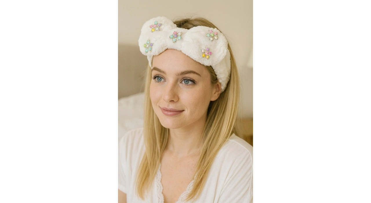 Beyaz Renk Kurdele Figürlü Çiçek Detaylı Peluş Saç Bandı