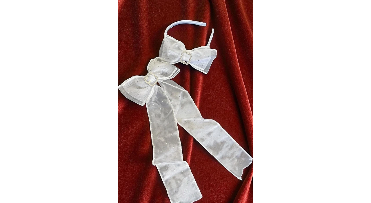 Beyaz Renk Taş Detaylı Otomat Toka Ve Taç Set