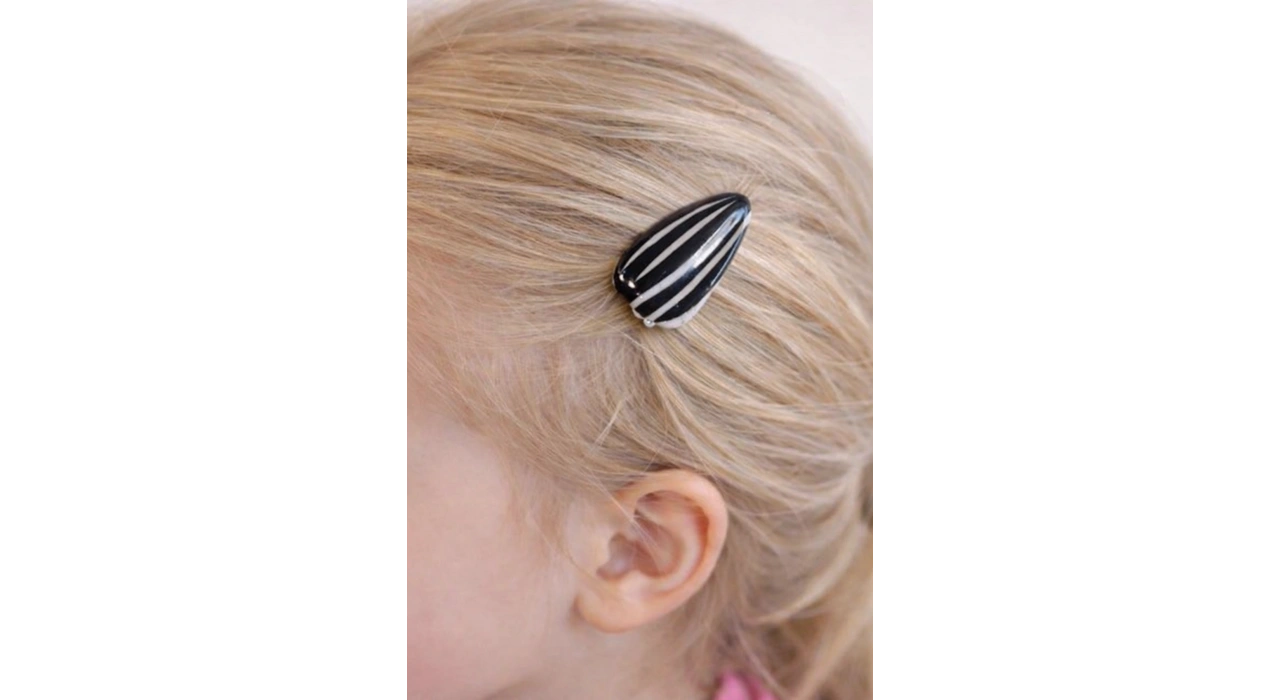 Çekirdek Figürlü Yan Toka