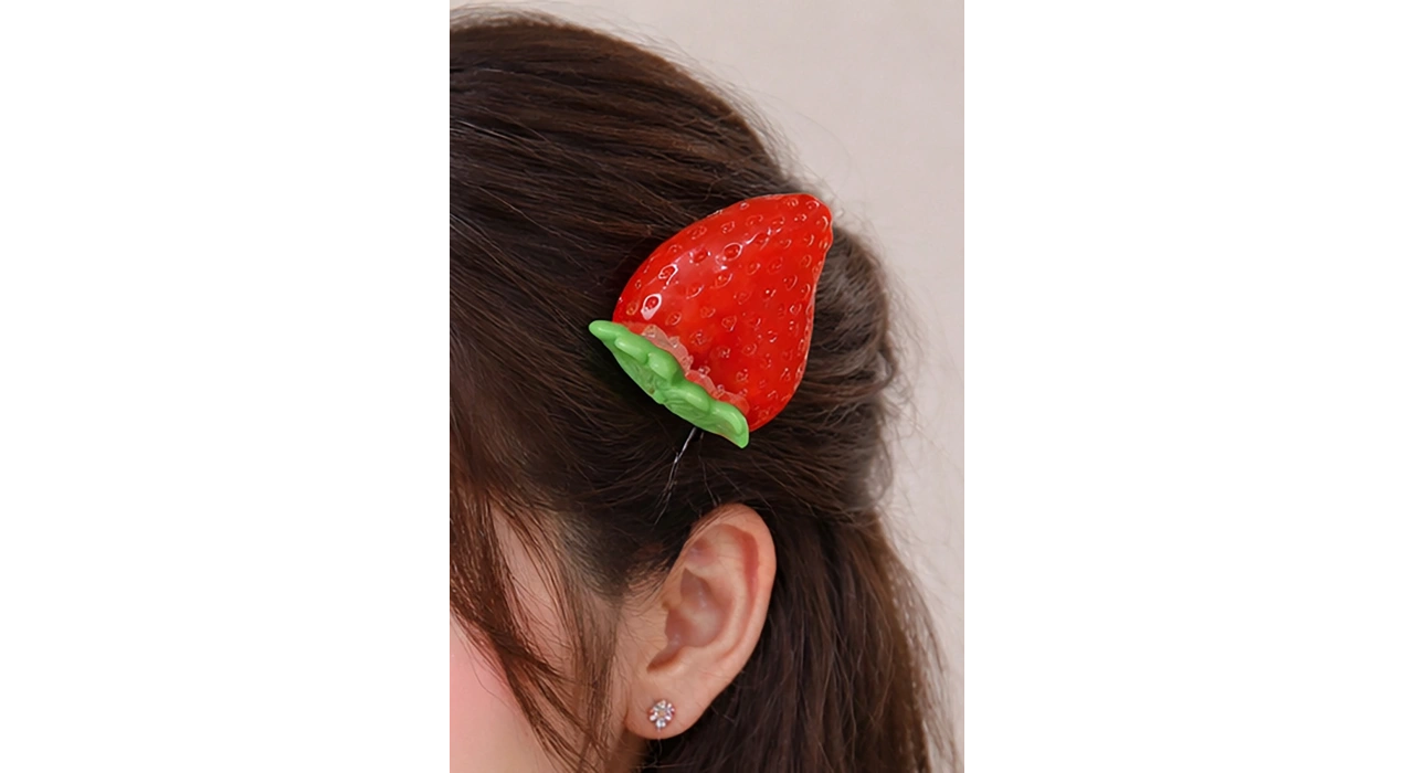 Çilek Figürlü Yan Toka