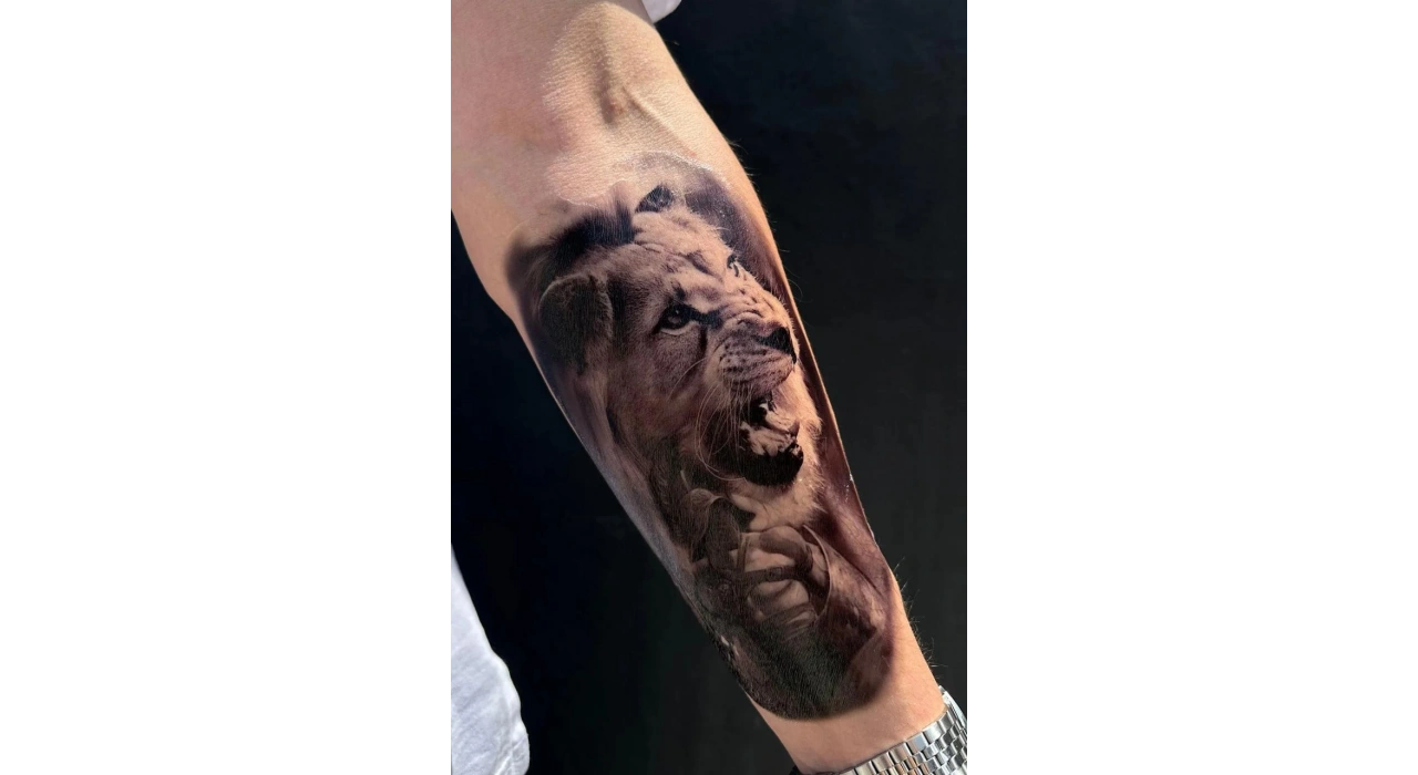 Geçici Aslan Figürlü Dövme Tattoo