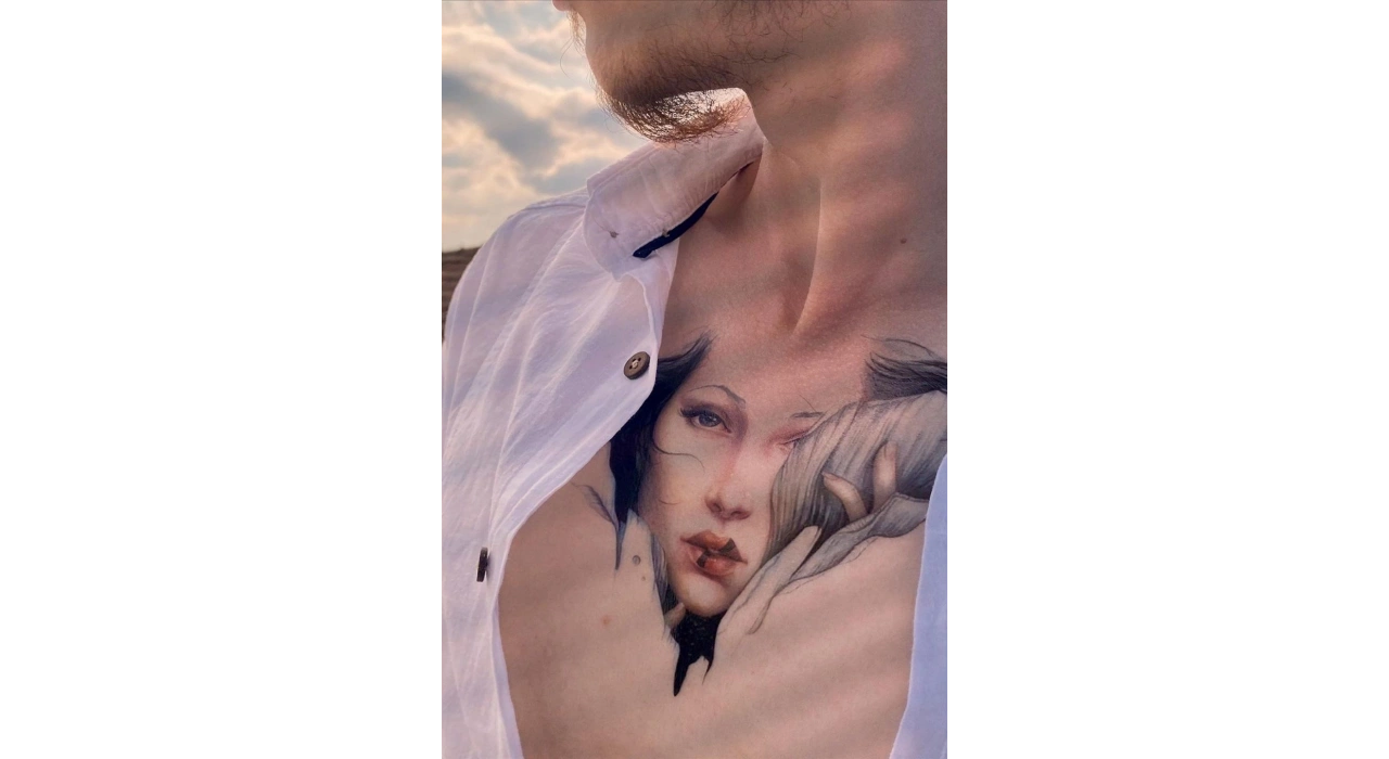 Geçici Kadın Modelli Dövme