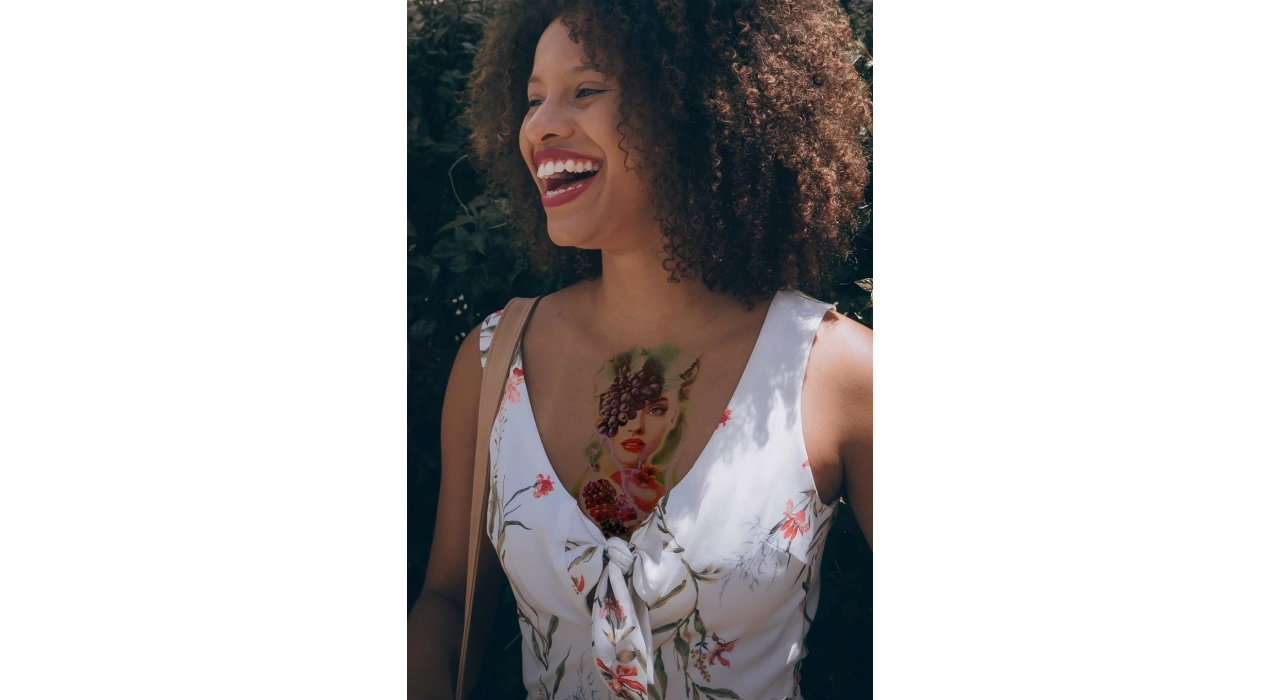 Geçici Kadın Modelli Dövme Tattoo