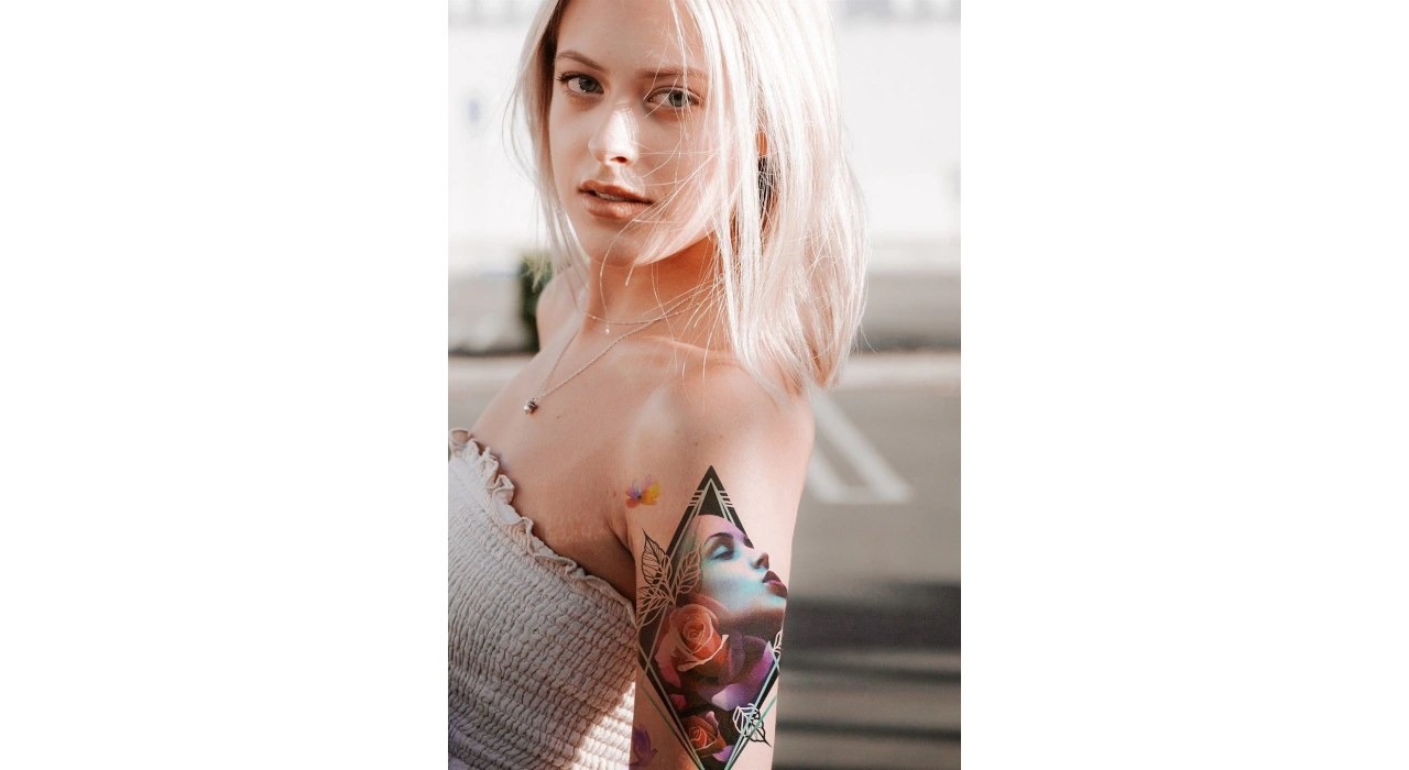 Geçici Kadın Modelli Dövme Tattoo