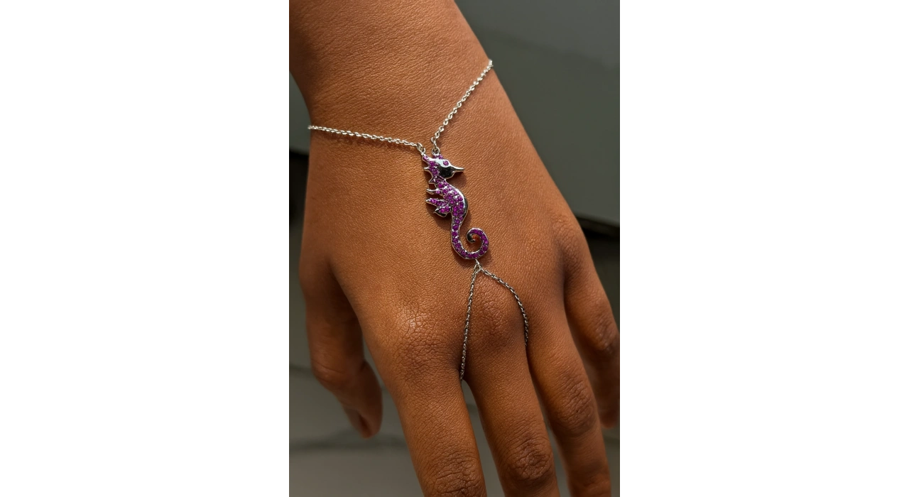 Gümüş Renk Deniz Atı Figürlü 14K Altın Kaplama TX Şahmeran