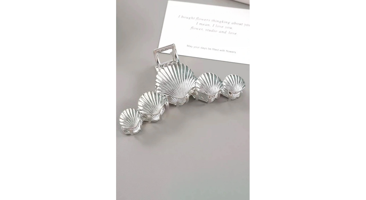 Gümüş Renk Deniz Kabuğu Figürlü Metal Mandal Toka