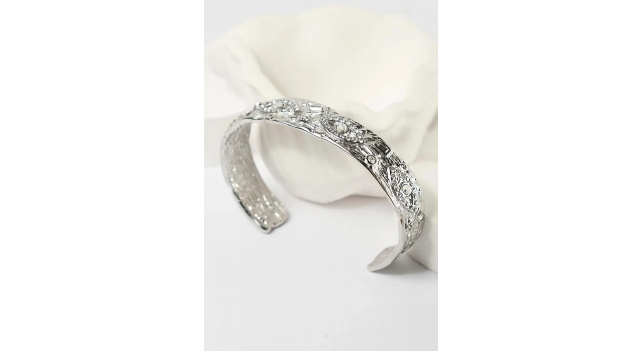 Gümüş Renk Göz Figürlü Taş Detaylı Çelik Kelepçe Bileklik