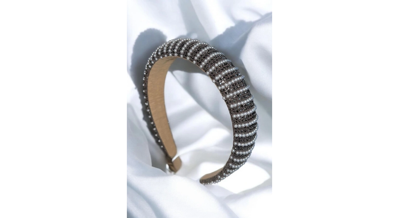 Gümüş Renk İnci Detaylı Taşlı Taç